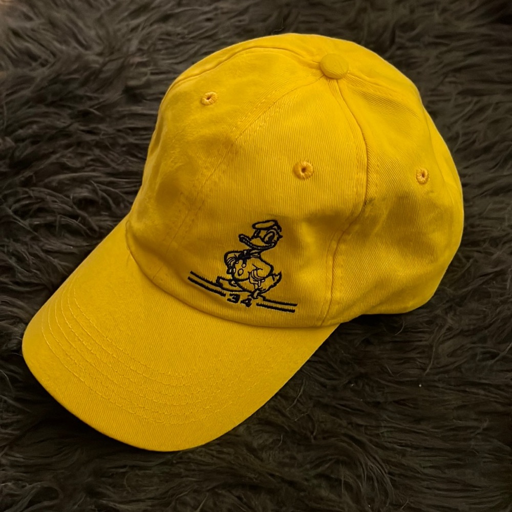 Brand new yellow Donald Duck hat